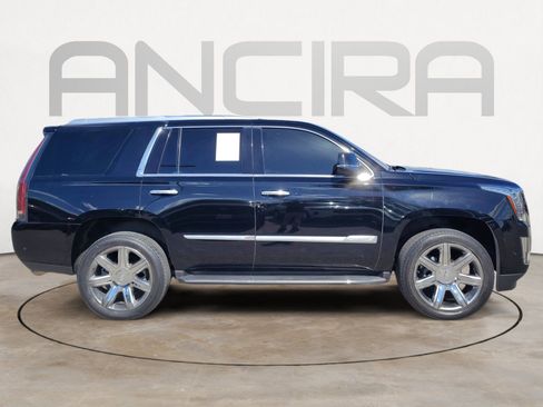 Used 2018 Cadillac Escalade Luxury w/ LPO, Radiant Package RWD image 12