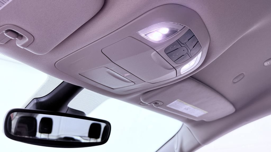 Used 2023 Chrysler Voyager LX FWD image 16
