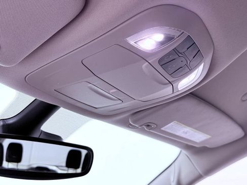 Used 2023 Chrysler Voyager LX FWD image 16