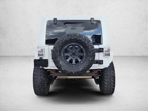 Used 2014 Jeep Wrangler Unlimited Rubicon w/ Connectivity Group image 7