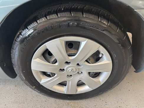 Used 2010 Toyota Camry LE w/ Fleet Convenience Pkg FWD image 22