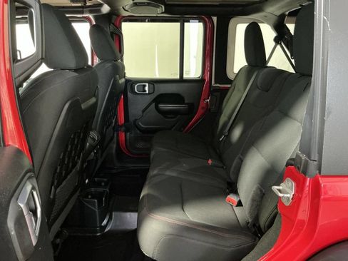 Used 2021 Jeep Wrangler Unlimited Rubicon w/ Cold Weather Group AWD/4WD image 24