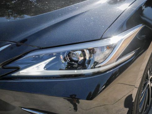Used 2023 Lexus ES 350 w/ Premium Package FWD image 6