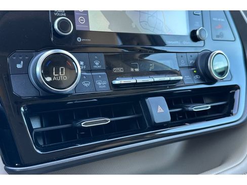 Used 2022 Toyota Highlander XLE image 29