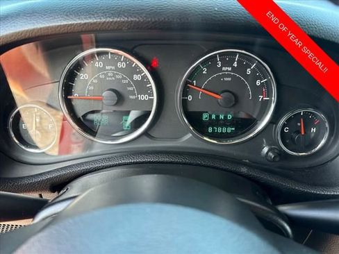 Used 2015 Jeep Wrangler Unlimited Rubicon w/ Connectivity Group image 14