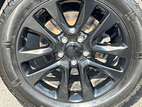 Used 2019 Jeep Grand Cherokee Altitude image 9