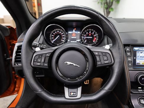 Used 2016 Jaguar F-TYPE R image 14