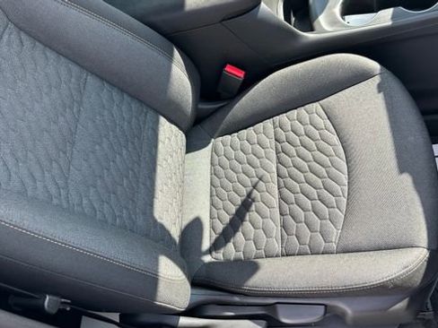 Used 2020 Chevrolet Equinox LT w/ Driver Convenience Package image 37