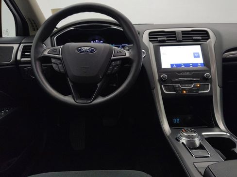 Used 2020 Ford Fusion SE FWD image 22