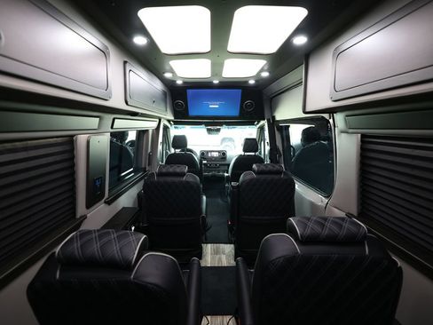 Used 2023 Mercedes-Benz Sprinter 3500 image 19