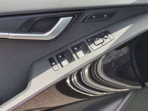 New 2025 Kia Niro SX Touring image 33