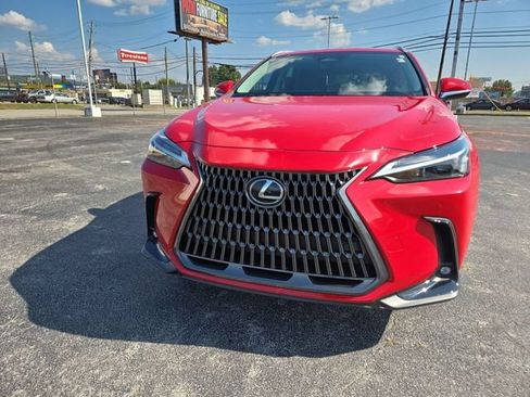 Used 2024 Lexus NX 250 FWD image 3