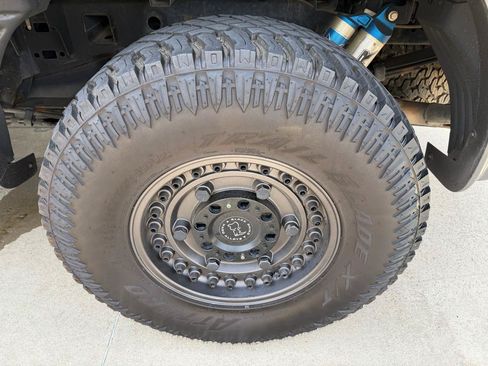 Used 2018 Ford F150 Raptor w/ Equipment Group 802A Luxury AWD/4WD image 9
