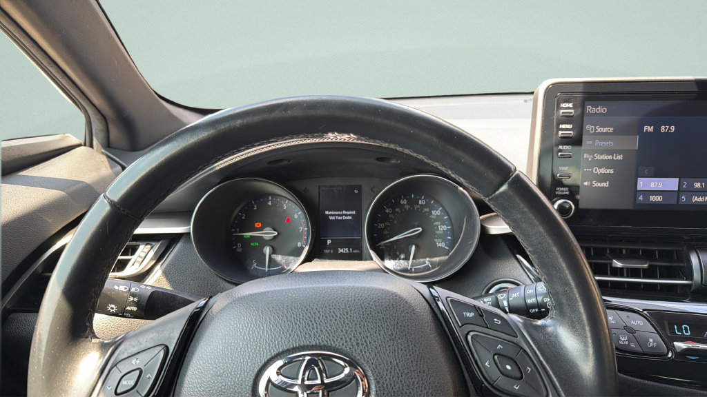 Used 2019 Toyota C-HR XLE FWD image 12