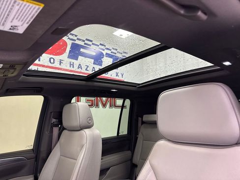 Used 2022 GMC Yukon XL SLT image 24