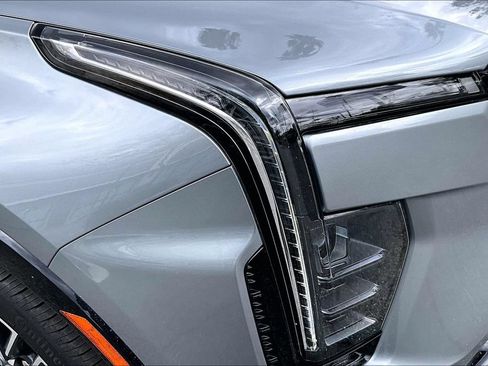 Used 2024 Cadillac XT4 Sport w/ Cold Weather Package FWD image 25