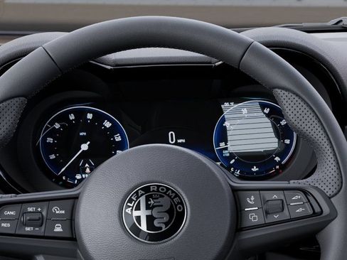 New 2025 Alfa Romeo Tonale AWD/4WD image 17