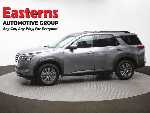 Used 2024 Nissan Pathfinder SV image 57