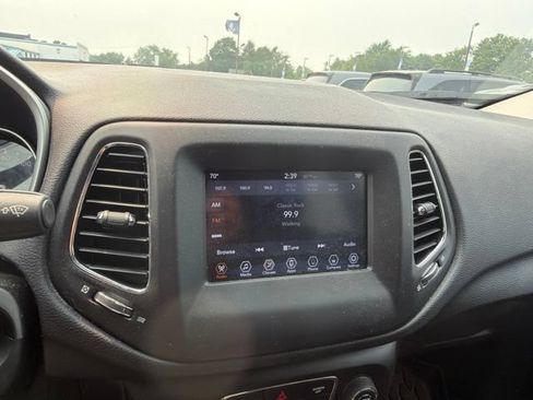 Used 2019 Jeep Compass Latitude AWD/4WD image 12