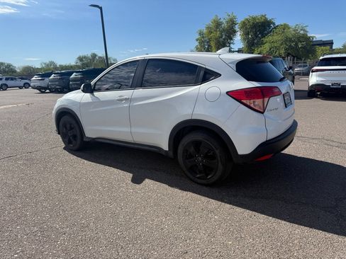 Used 2017 Honda HR-V LX image 5