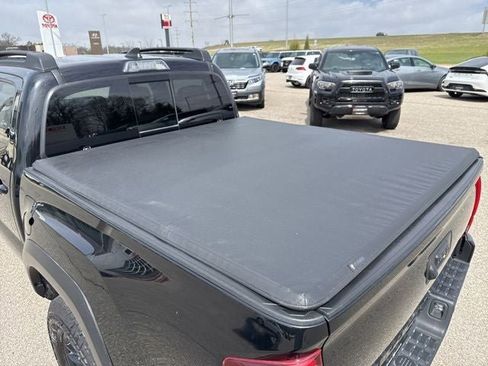Used 2019 Toyota Tacoma TRD Off-Road image 13