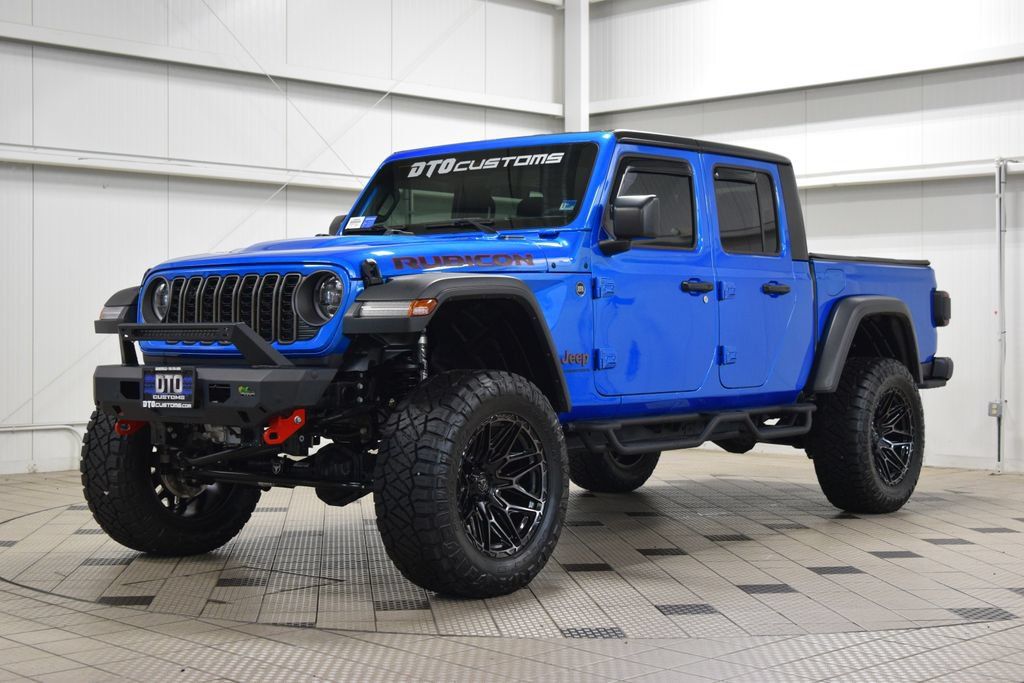 Used 2025 Jeep Gladiator Rubicon w/ Safety Group AWD/4WD image 3