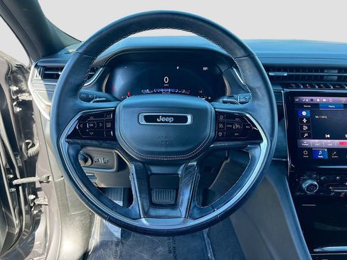 Certified 2022 Jeep Grand Cherokee L Overland image 11