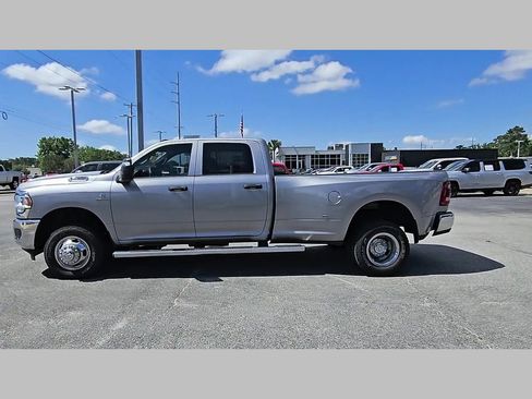Used 2024 RAM 3500 Tradesman w/ Chrome Appearance Group AWD/4WD image 26
