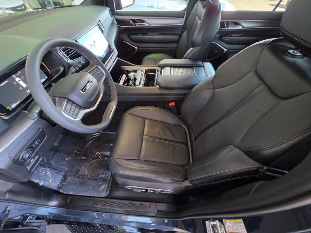 Certified 2025 Jeep Wagoneer Series II AWD/4WD image 23