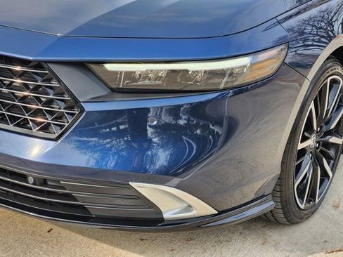 Used 2025 Honda Accord Touring image 16