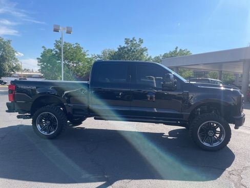 New 2025 Ford F350 Platinum w/ Tremor Off-Road Package image 4