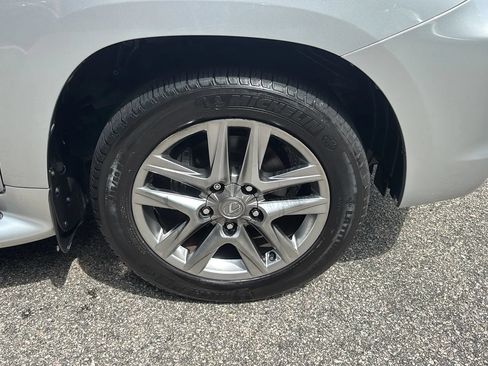 Used 2013 Lexus LX 570 4WD w/ Luxury Pkg image 31