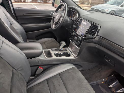 Used 2019 Jeep Grand Cherokee Altitude image 23
