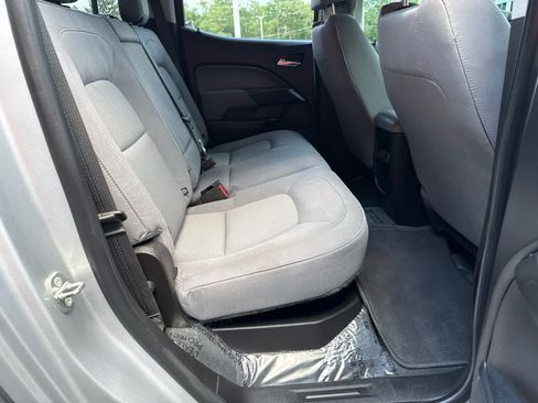 Used 2018 Chevrolet Colorado LT w/ LT Convenience Package RWD image 14