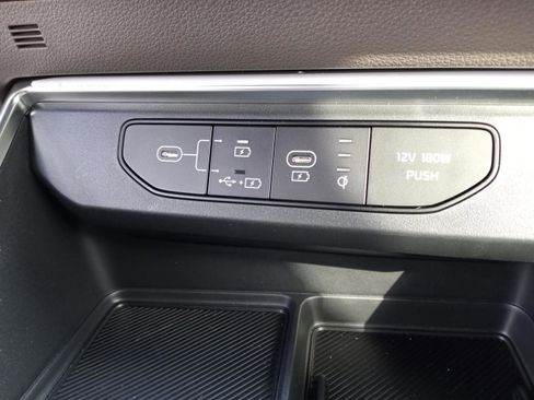 New 2026 Kia Carnival EX FWD image 31