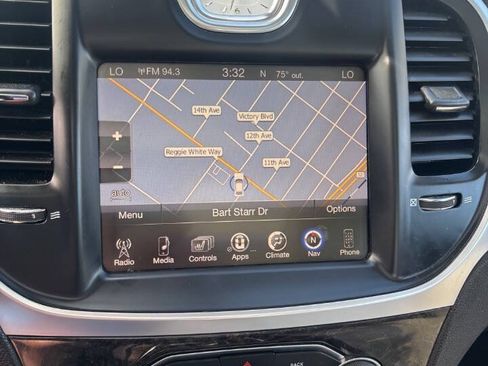Used 2015 Chrysler 300 C w/ Harman/Kardon Audio Group AWD/4WD image 23