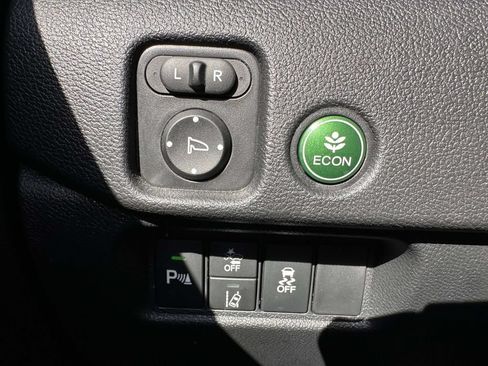Used 2025 Honda Passport EX-L image 18