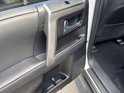 Used 2020 Toyota 4Runner SR5 Premium image 6