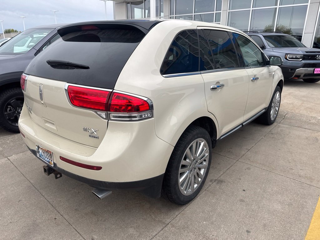 Used 2015 Lincoln MKX AWD w/ Equipment Group 101A image 2