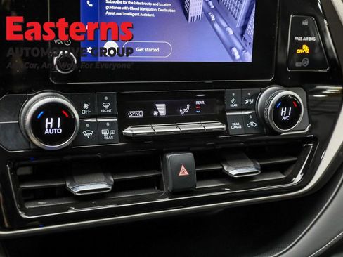 Used 2023 Toyota Highlander LE image 19