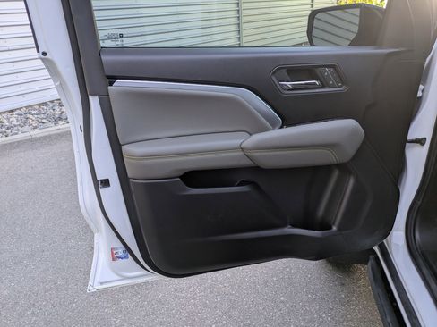 Used 2024 Chevrolet Colorado ZR2 w/ ZR2 Convenience Package III AWD/4WD image 14