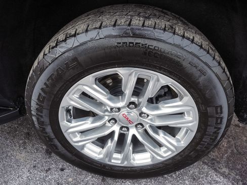 Used 2023 GMC Yukon SLT w/ SLT Premium Package image 7