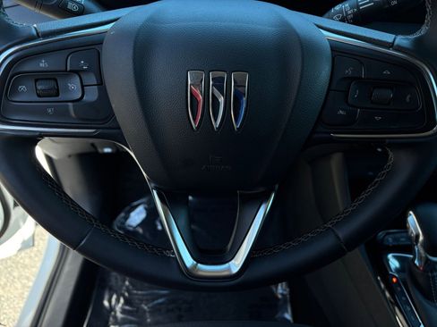 Used 2025 Buick Encore GX Preferred image 33