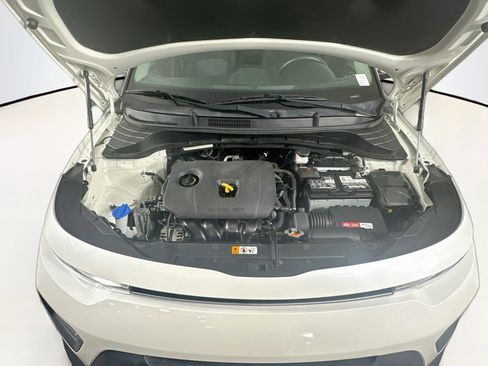 Used 2020 Kia Soul S FWD image 31