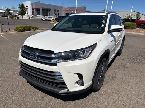 Used 2017 Toyota Highlander Limited Platinum AWD/4WD image 1