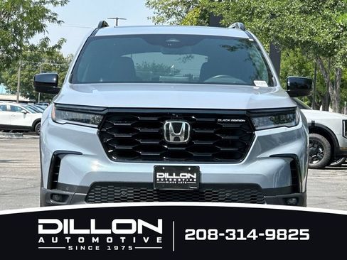 Used 2025 Honda Pilot Black Edition image 12