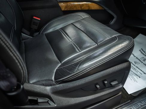 Used 2017 GMC Yukon XL Denali w/ Open Road Package image 41