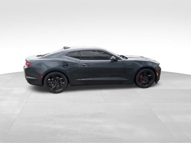 Used 2020 Chevrolet Camaro LT RWD image 8