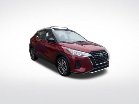Used 2024 Nissan Kicks SV w/ Exterior Package FWD image 6
