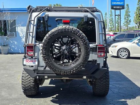 Used 2016 Jeep Wrangler Unlimited Sahara w/ Connectivity Group image 7